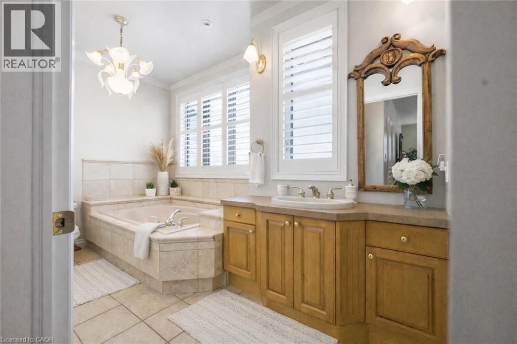 130 DORCHESTER DRIVE Image 17