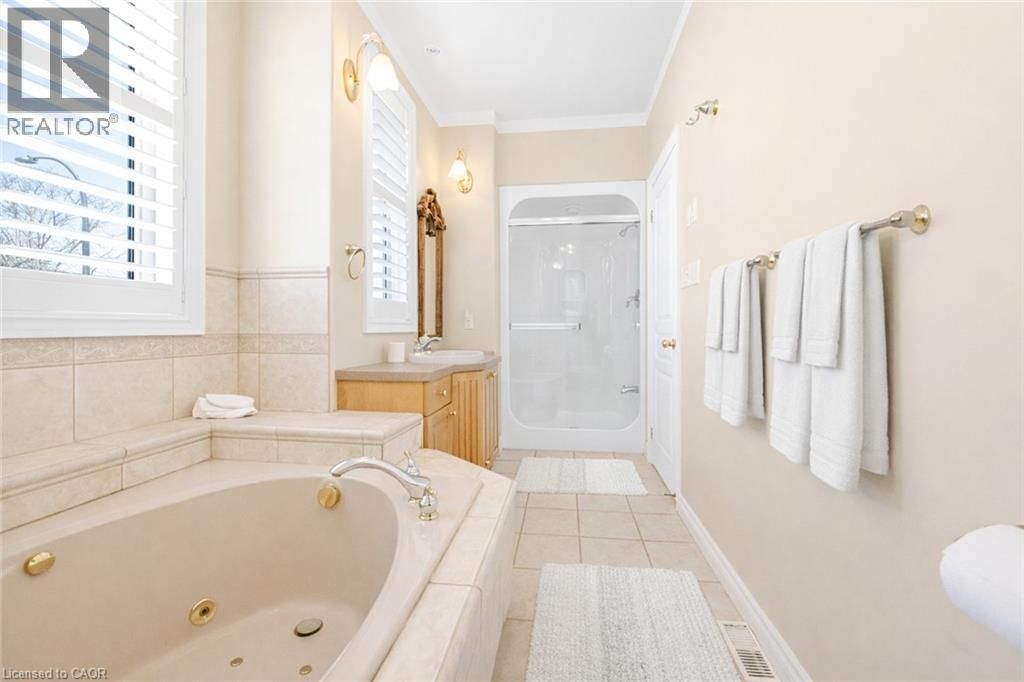 130 DORCHESTER DRIVE Image 18