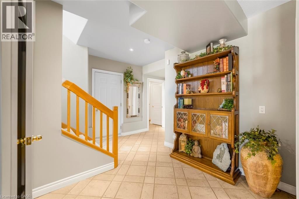 130 DORCHESTER DRIVE Image 23