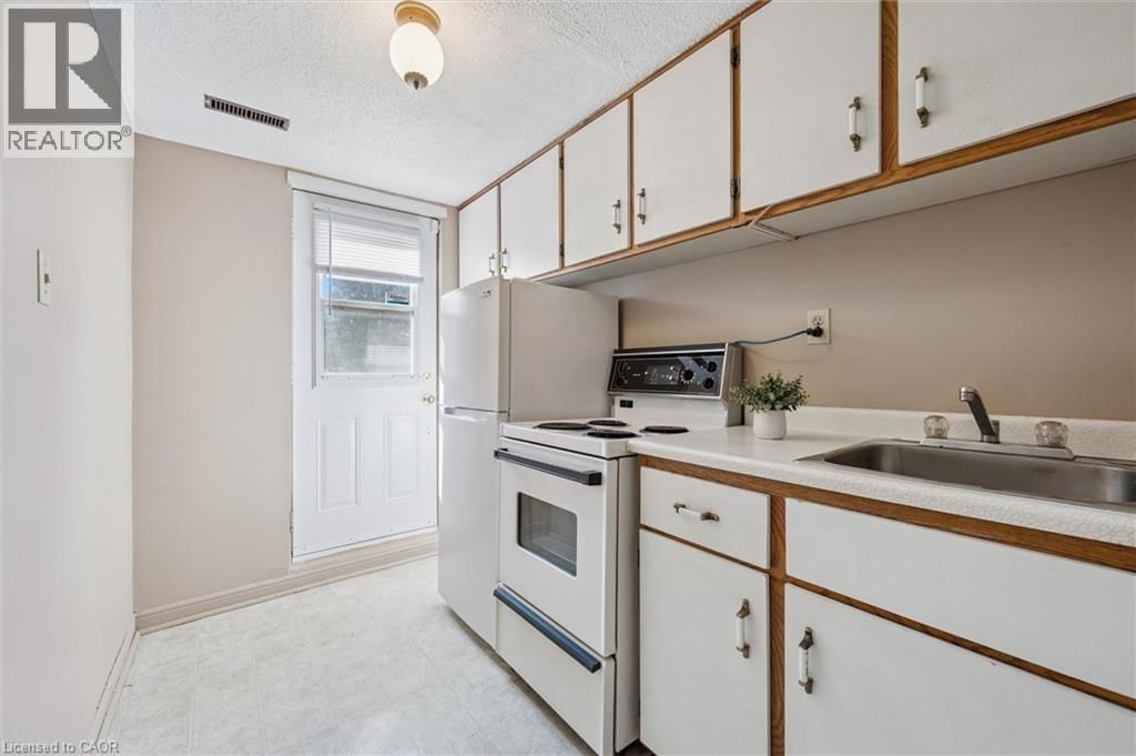 11 BLUE SPRUCE COURT Image 26