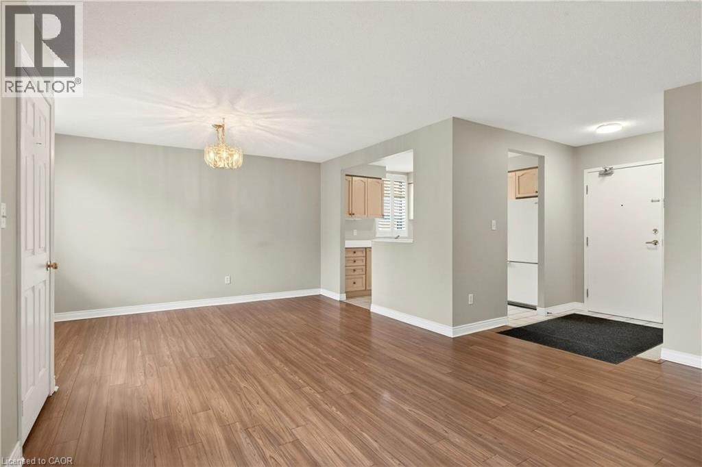 101 - 8 MAIN STREET Image 14