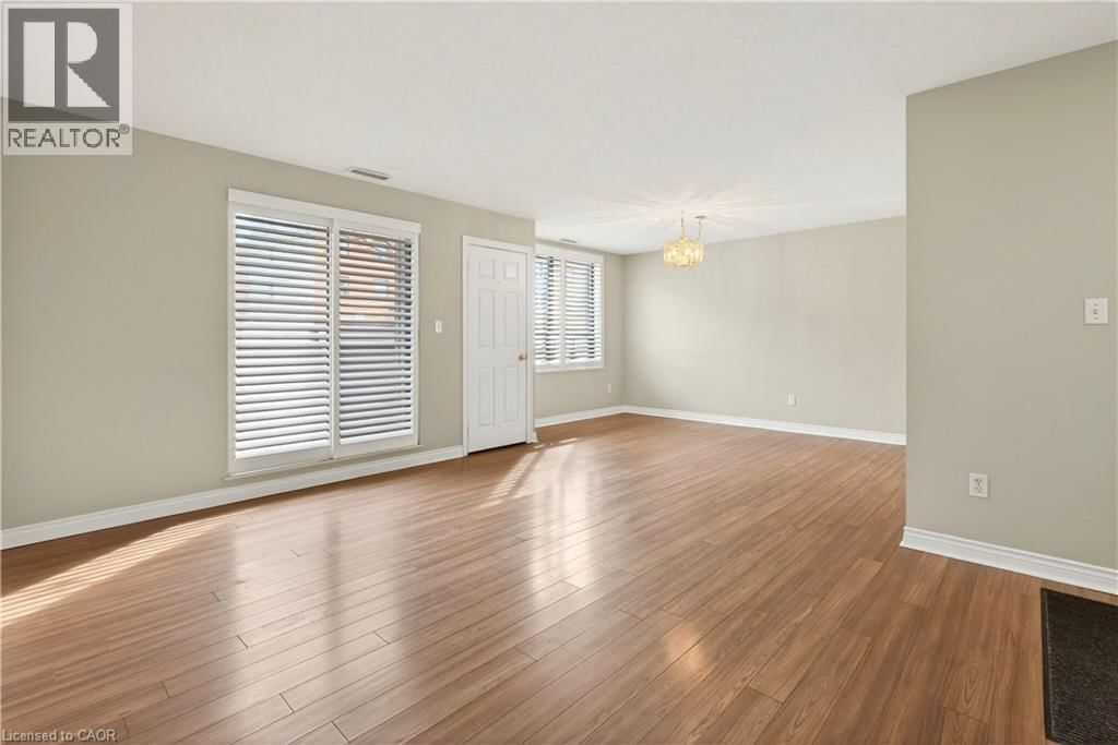 101 - 8 MAIN STREET Image 16