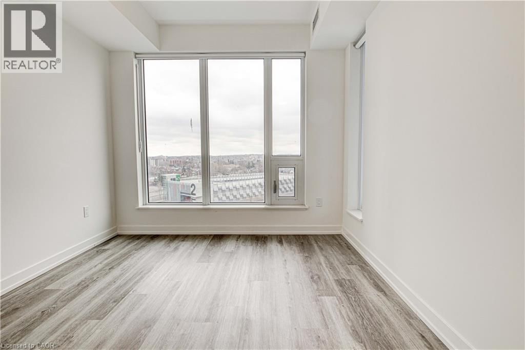 607 - 15 WELLINGTON STREET SOUTH Image 13