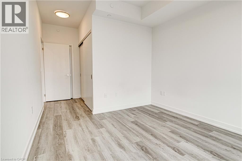 607 - 15 WELLINGTON STREET SOUTH Image 14