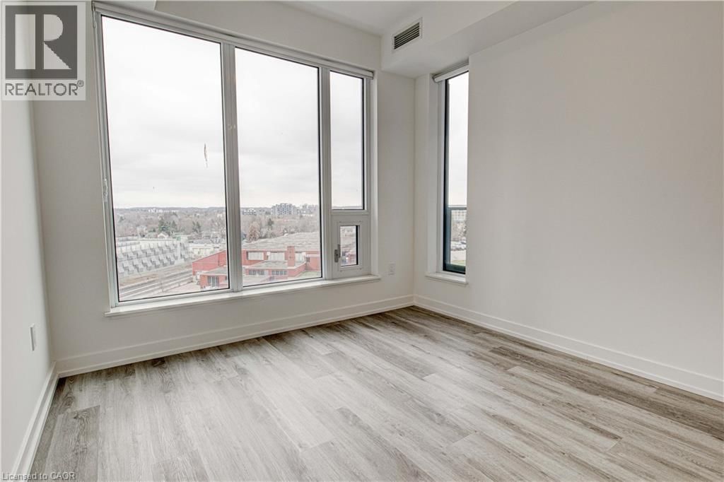 607 - 15 WELLINGTON STREET SOUTH Image 15