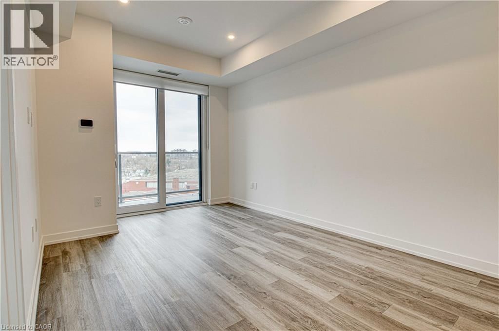 607 - 15 WELLINGTON STREET SOUTH Image 16