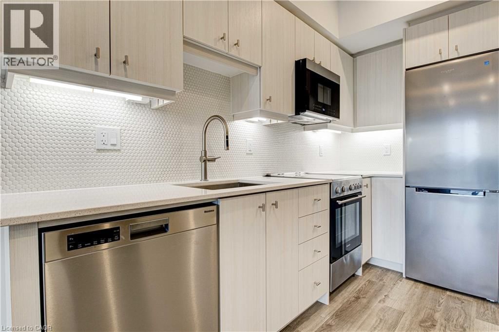 607 - 15 WELLINGTON STREET SOUTH Image 7