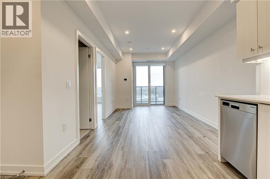 607 - 15 WELLINGTON STREET SOUTH Image 8