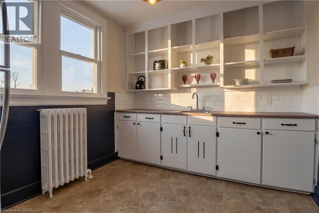 54 BRUCE STREET Image 34