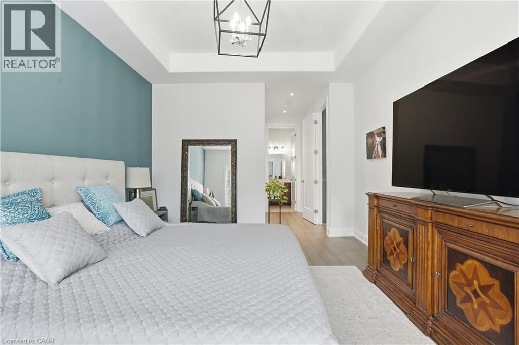 16 MILLS LANE Image 17