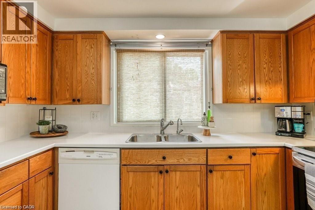 29 - 220 SALISBURY AVENUE Image 18