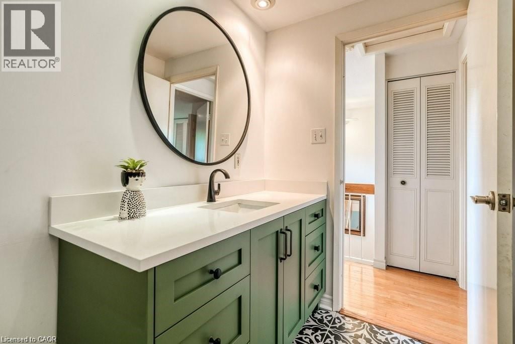 29 - 220 SALISBURY AVENUE Image 34