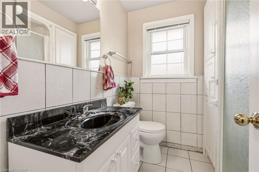 2400 PROSPECT STREET Image 23