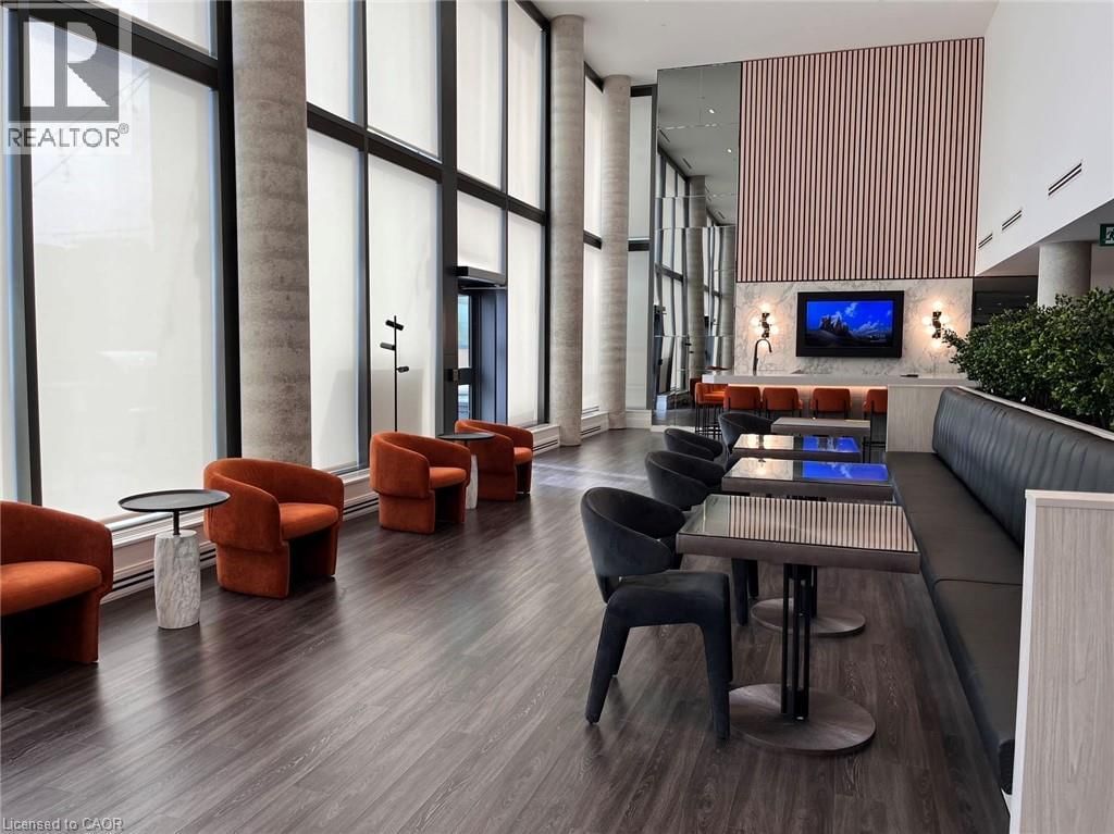 1710 - 5 WELLINGTON STREET SOUTH Image 16