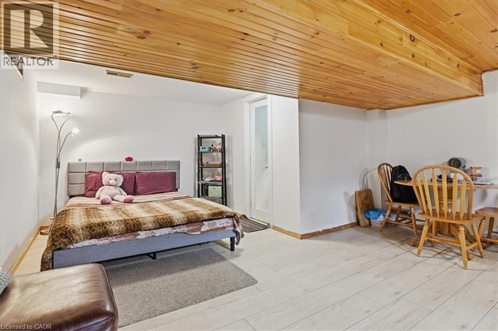 9 HOLM STREET Image 27