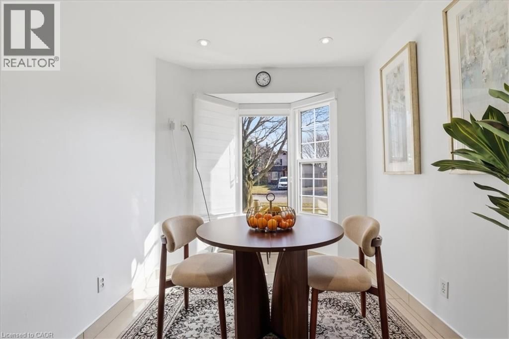 9 HOLM STREET Image 6