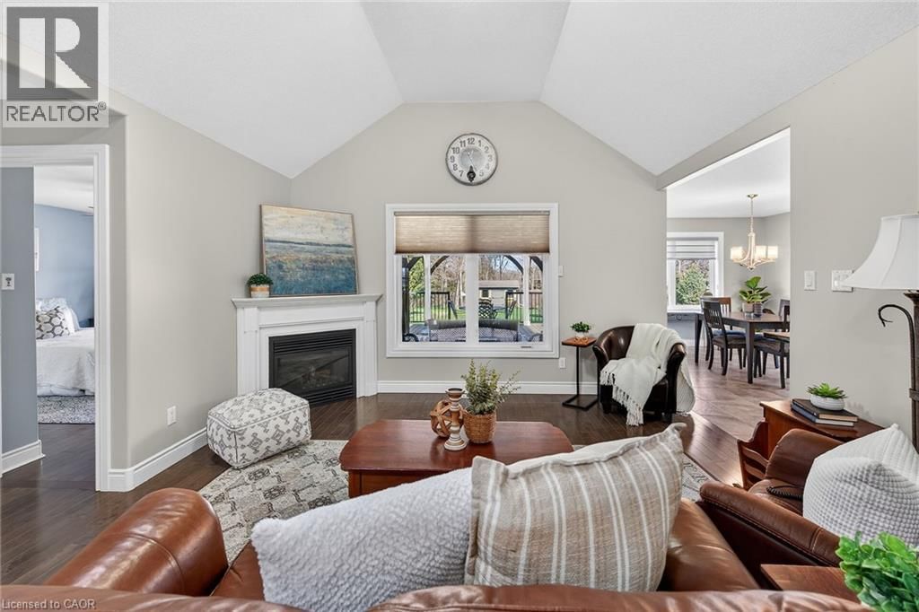 117 WILLOWDALE CRESCENT Image 14