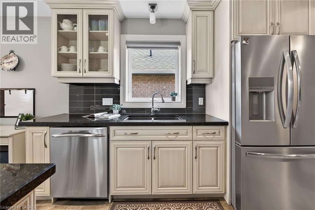 117 WILLOWDALE CRESCENT Image 17