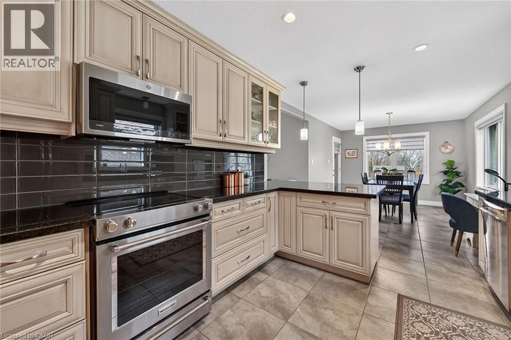 117 WILLOWDALE CRESCENT Image 19