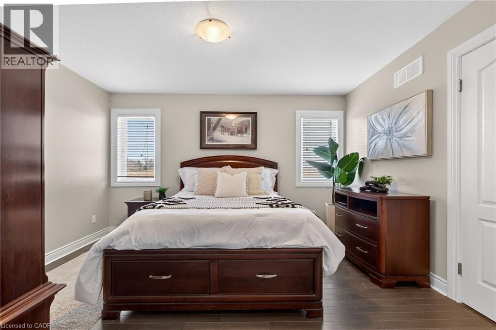 117 WILLOWDALE CRESCENT Image 26