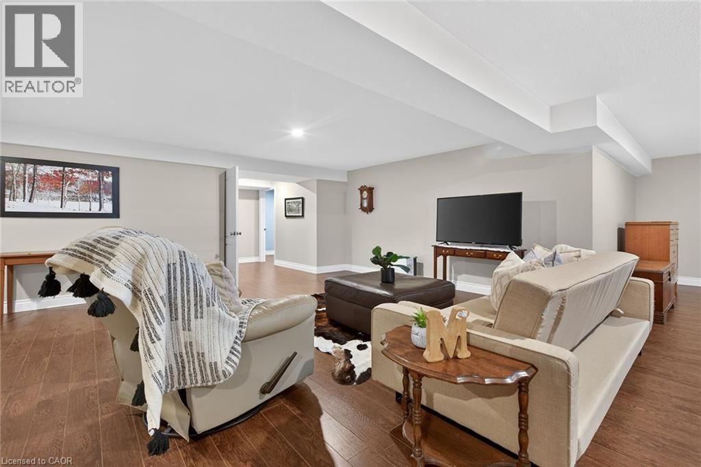 117 WILLOWDALE CRESCENT Image 31