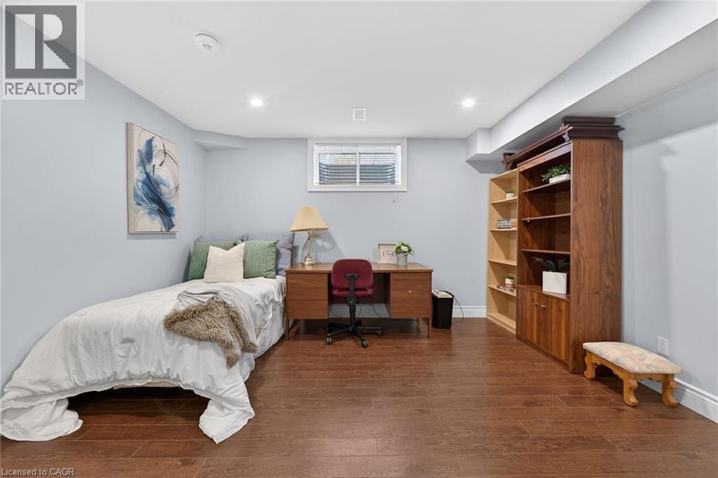 117 WILLOWDALE CRESCENT Image 34