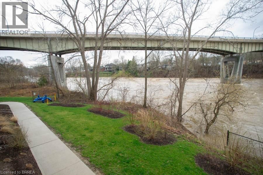 11 - 2 WILLOW STREET Image 20