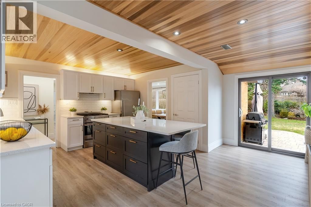 226 FORSYTH DRIVE Image 17