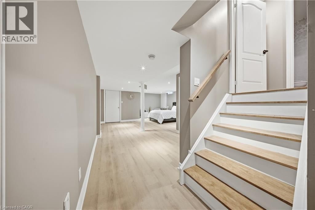 1360 HILL STREET Image 34