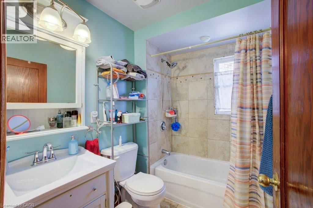 34 BARONS AVENUE SOUTH Image 20