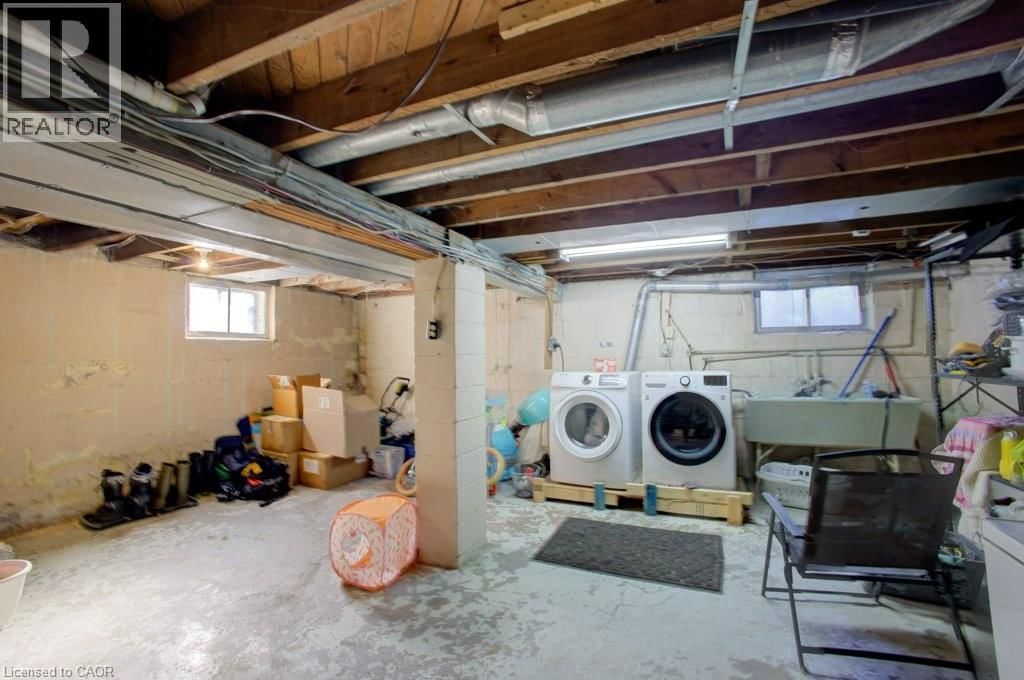 34 BARONS AVENUE SOUTH Image 23