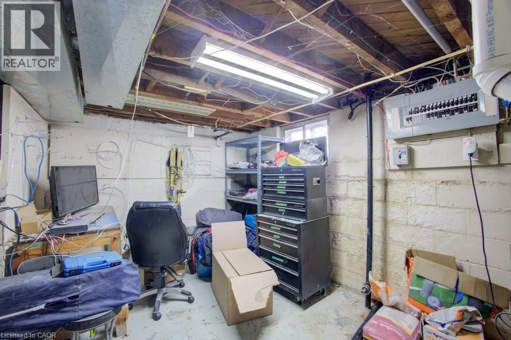 34 BARONS AVENUE SOUTH Image 25