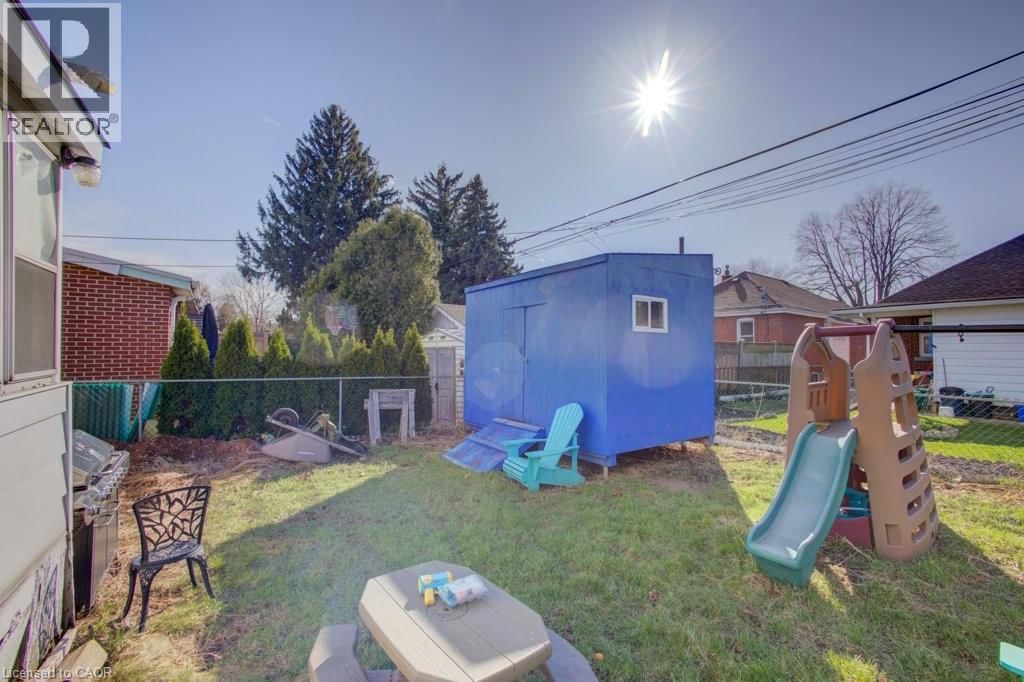 34 BARONS AVENUE SOUTH Image 31