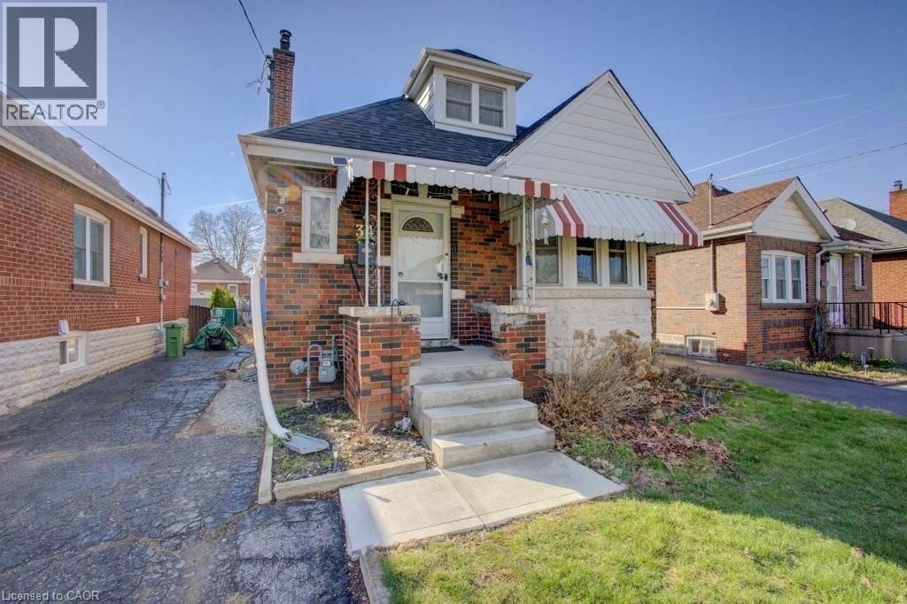 34 BARONS AVENUE SOUTH Image 4