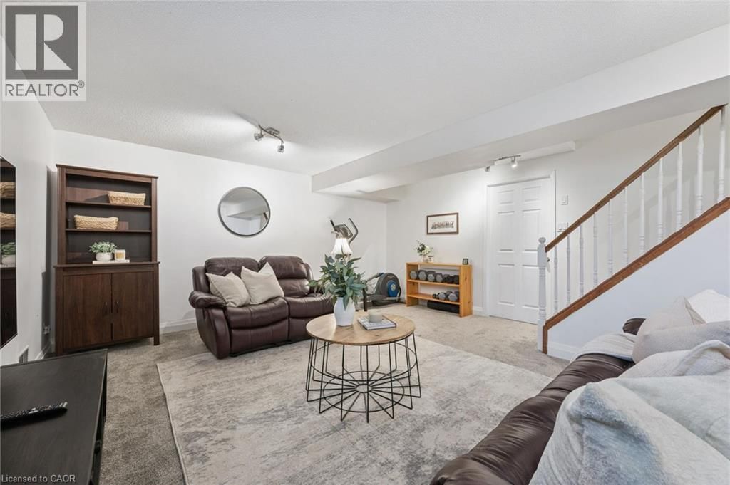 42 - 230 BLACKHORNE DRIVE Image 23