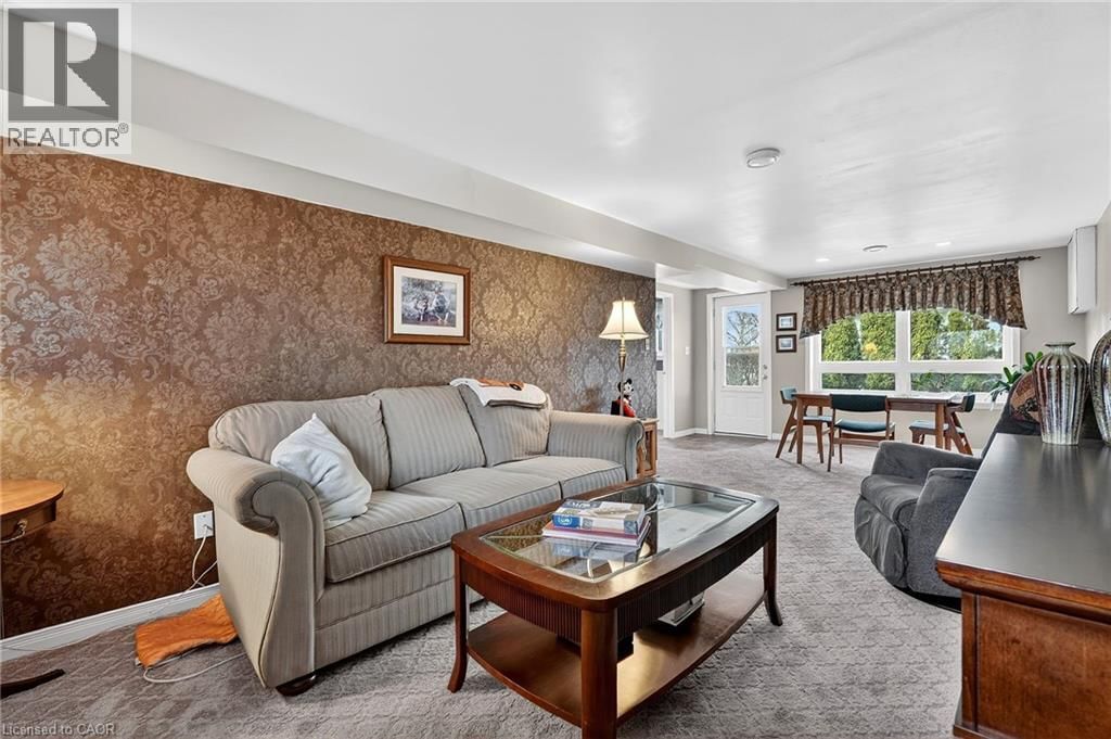 6 NELLES ROAD SOUTH Image 31