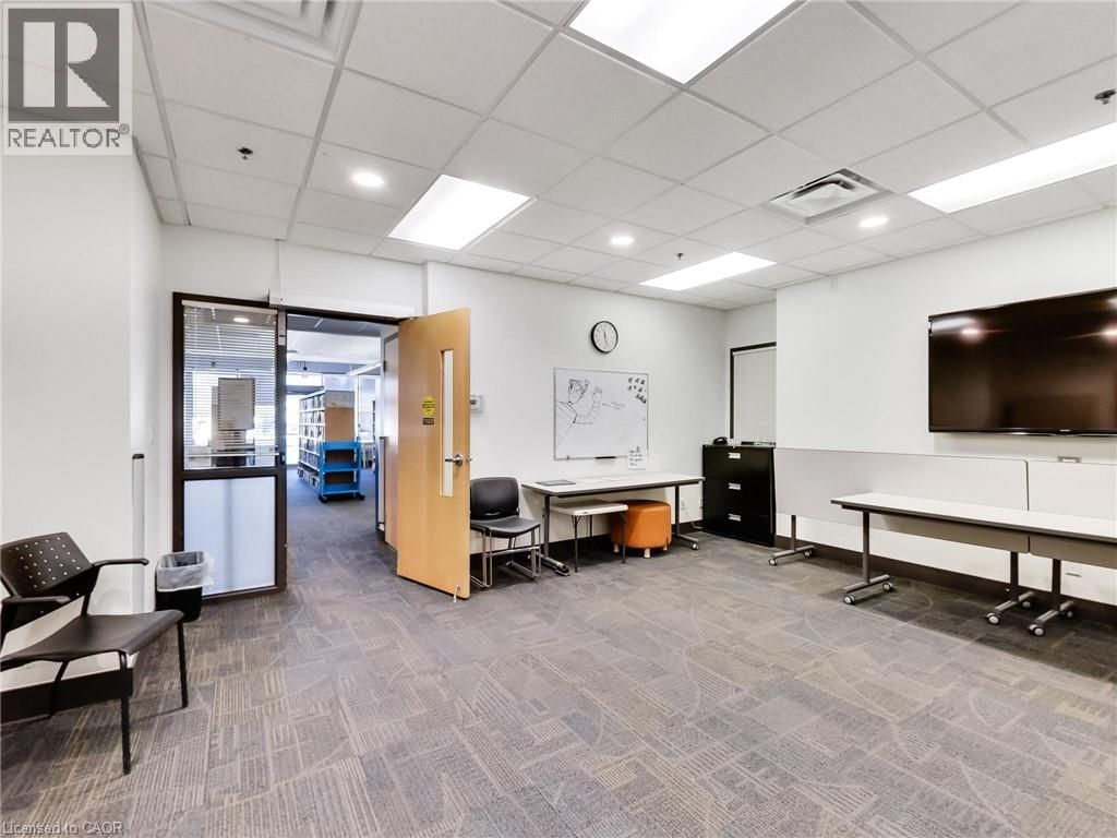 100 - 540 PLAINS ROAD EAST Image 22