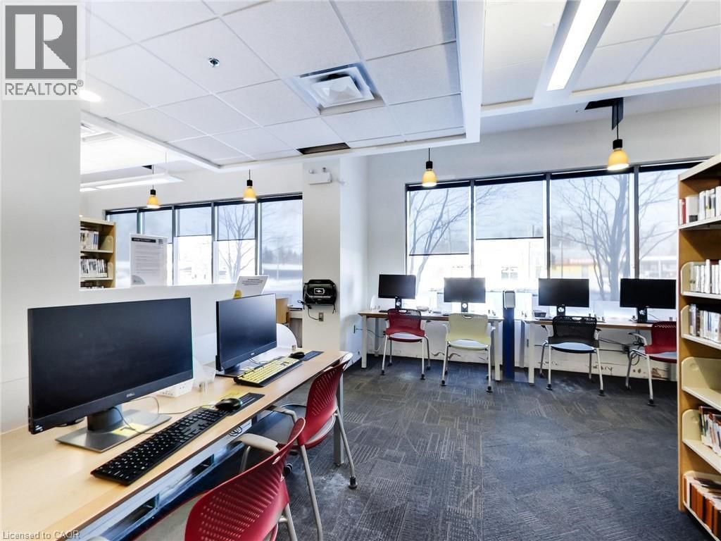 100 - 540 PLAINS ROAD EAST Image 37