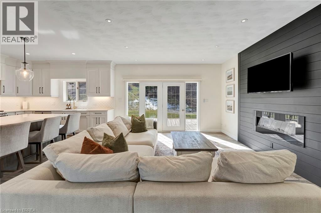 30 DOUGLAS STREET Image 22