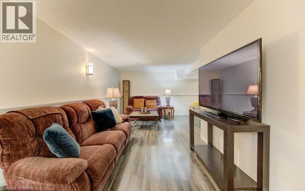 15 DEERWOOD CRESCENT Image 35