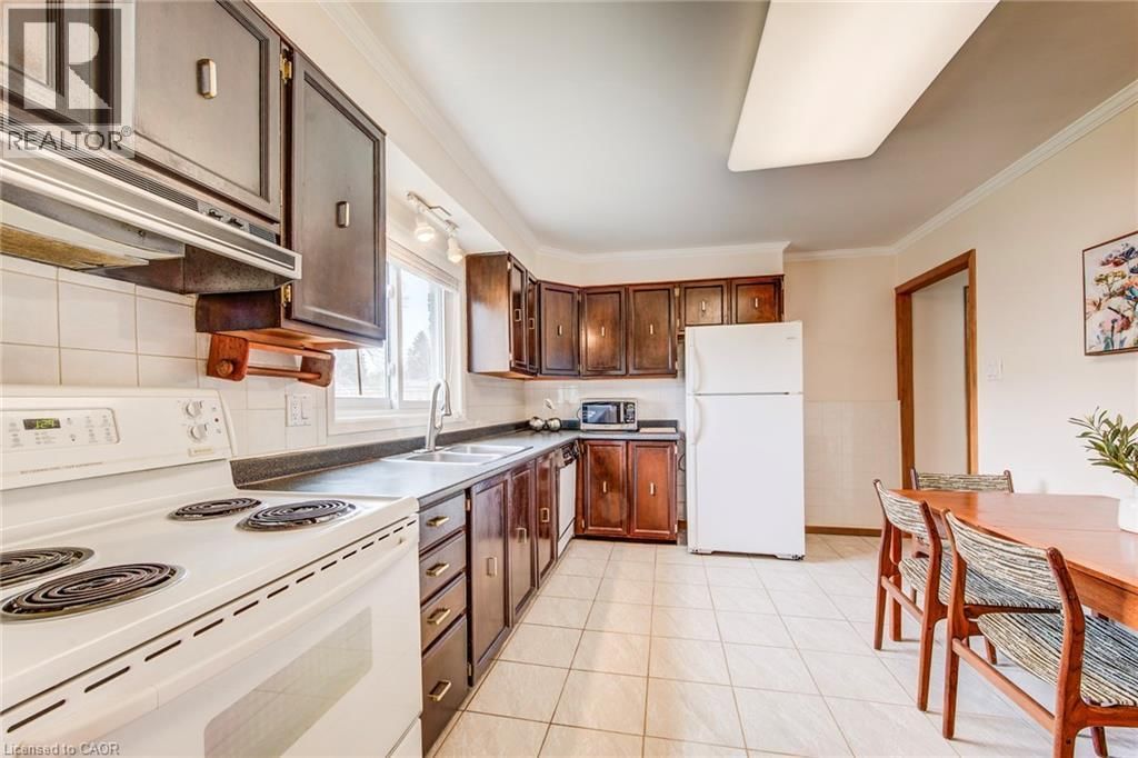 2 BLUE SPRUCE COURT Image 16