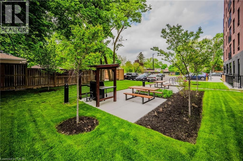 403 - 24 UNION STREET EAST Image 39