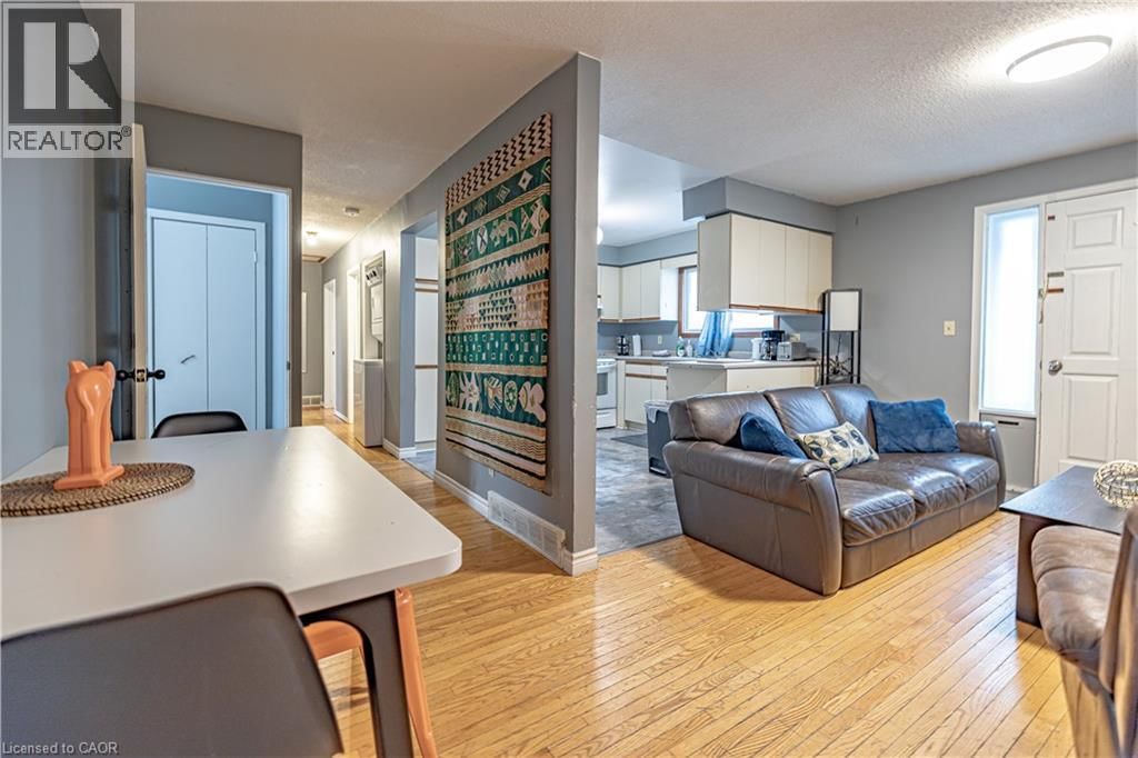 60 AUSTIN DRIVE Image 4