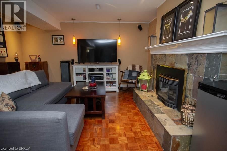 102 CENTURY HILL DRIVE Image 19