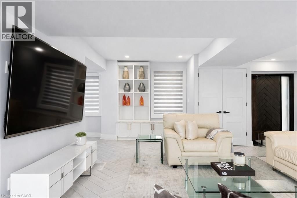 676 BAYSHORE BOULEVARD Image 13