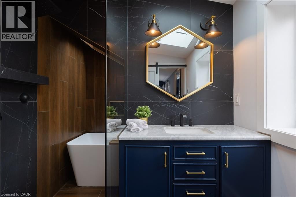 676 BAYSHORE BOULEVARD Image 21