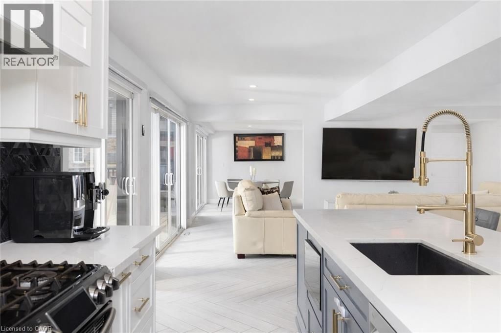 676 BAYSHORE BOULEVARD Image 4