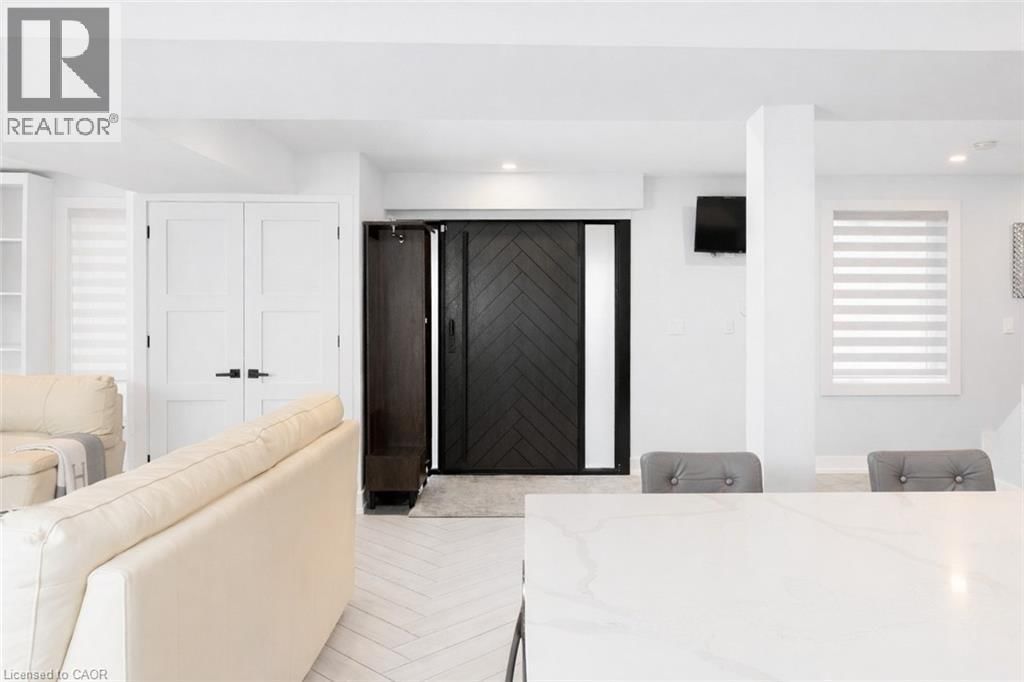 676 BAYSHORE BOULEVARD Image 9