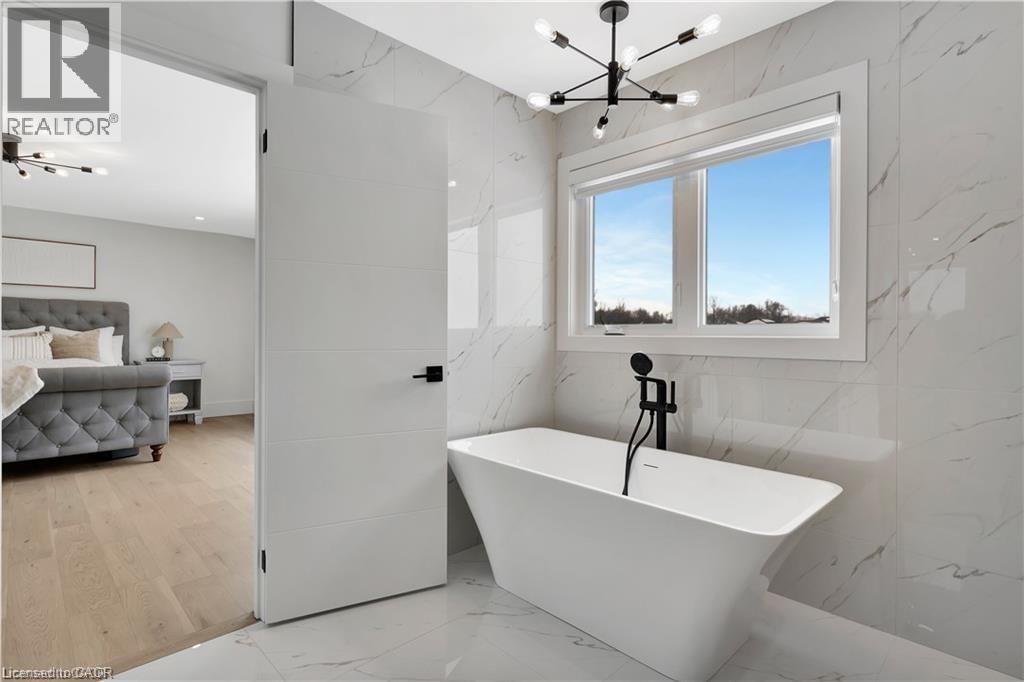 1048 WALTON AVENUE Image 27