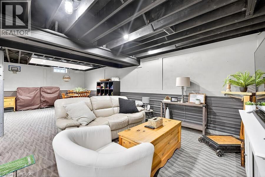 7 ETHERINGTON CRESCENT Image 18